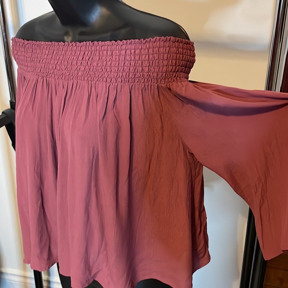 Aritzia Talula blouse - Picture 2 of 3